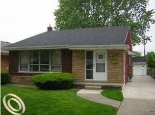 20427 Lennon St, Harper Woods, MI 48225