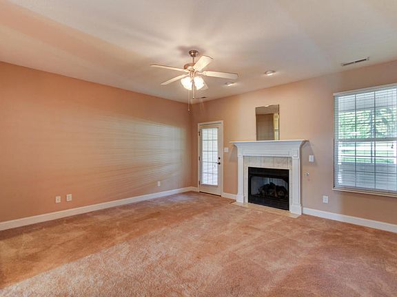 3rd image of 4833 Lindsey Blair Ln