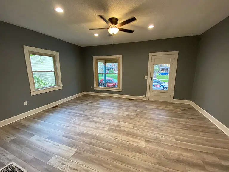 319 Park Dr — Photo 17