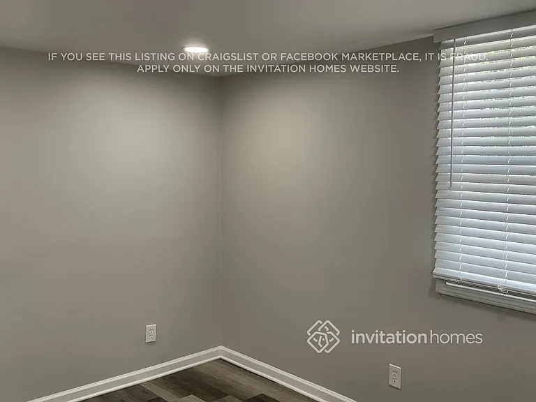 4856 Torbay Dr — Photo 12