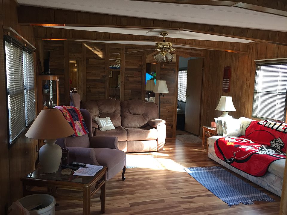 1st image of 68 Hook Ln