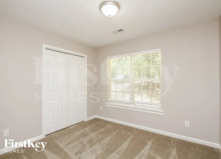 128 Lismark Dr — Photo 11