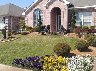804 Yellow Tavern Ct, Grand Prairie, TX 75052
