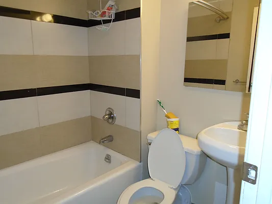 Rented by 18 REALTY | media 23