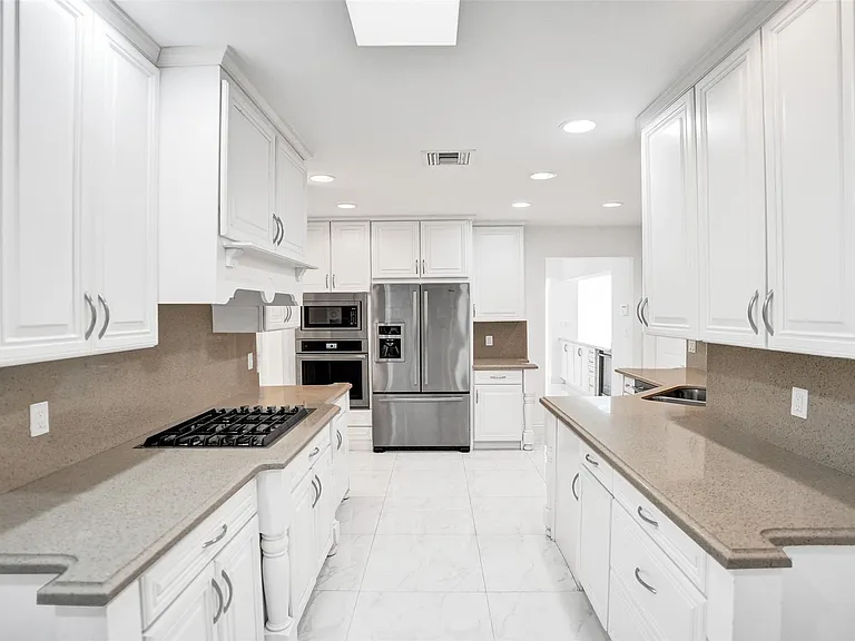 26 Cayuga Rd — Photo 24
