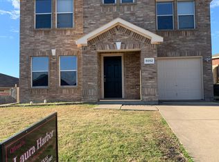 8052 Whitney Ln, Fort Worth, TX 76120
