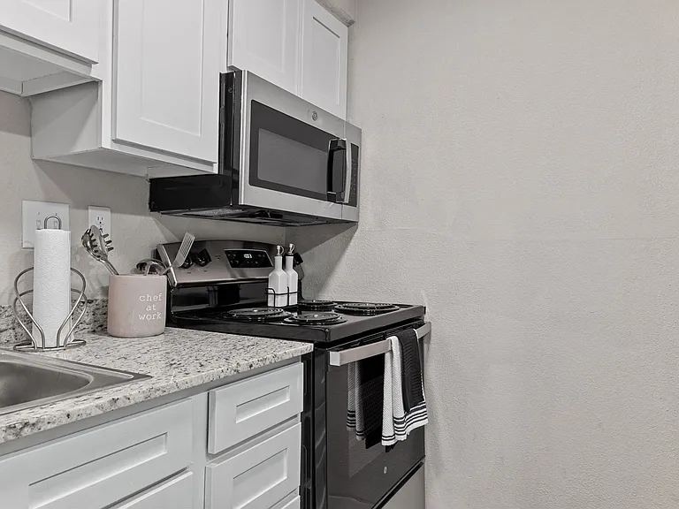 Avia Apartments — Photo 27