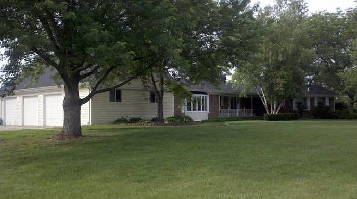 Spacous Ranch on Acerage