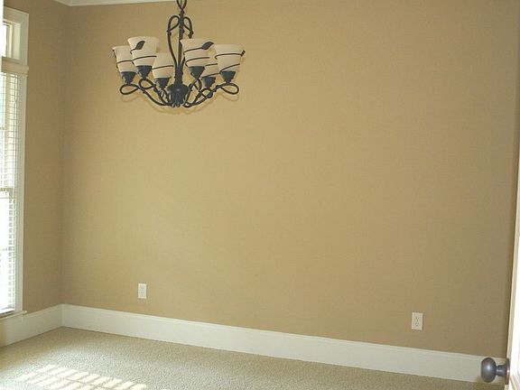 4th image of 180 Plunkett Dr