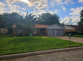 1105 N Taylor St, Gainesville, TX 76240