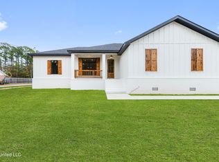 1928 Beachview Dr, Ocean Springs, MS 39564