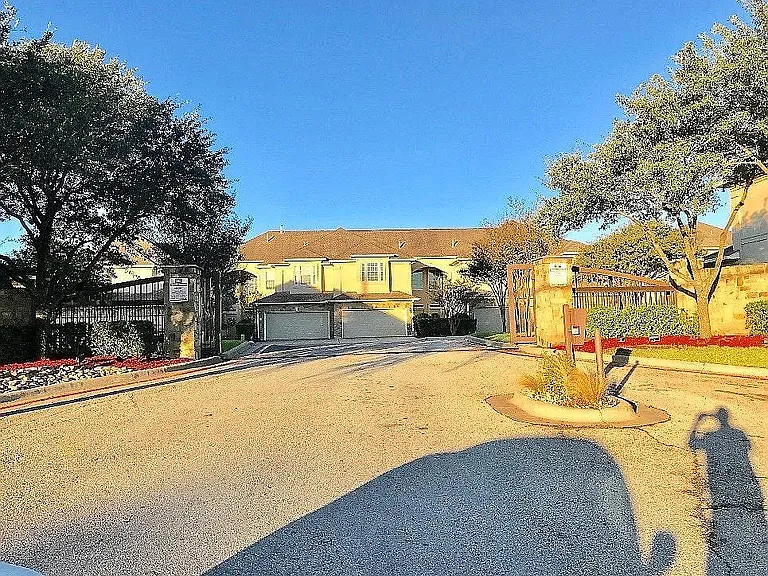 1101 E Parmer Ln #221 — Photo 13