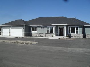1839 Alan Dr, Penngrove, CA 94951