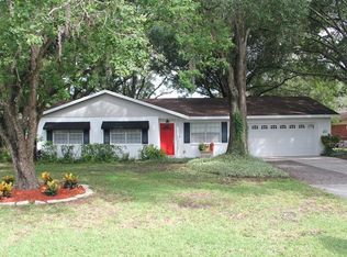 1114 W River Dr, Temple Terrace, FL 33617
