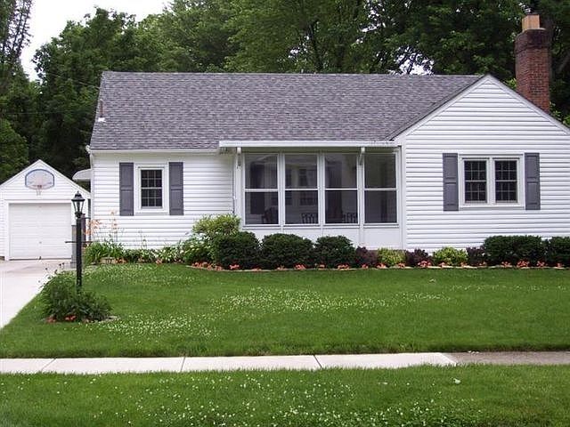 For Sale: 112 W Greenview Dr, Dayton, OH 45415