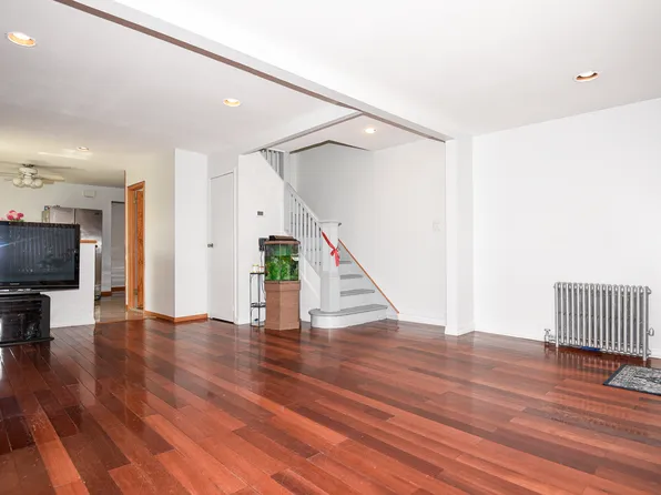 2064 Coleman Street image 3 of 22