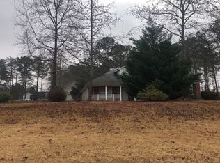 8 Silver Pine Ct, Carrollton, GA 30116