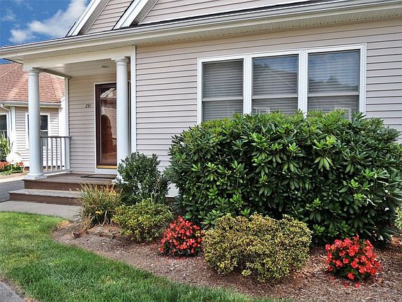 2nd image of 281 Summerfield Gdns #281