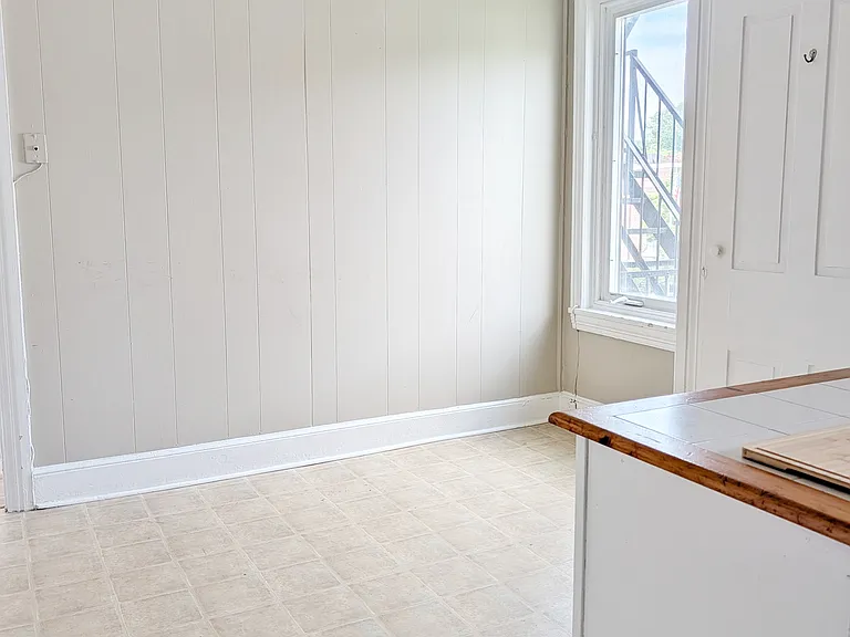 Dining area in the kitchen.