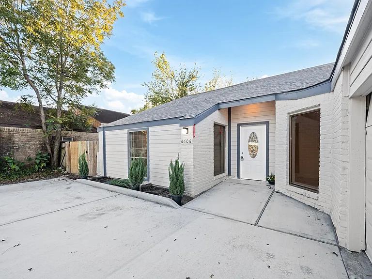 6606 Winkleman Rd — Photo 3