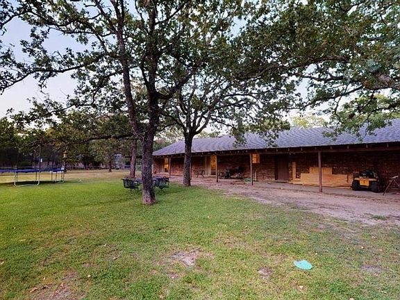 4th image of 1073 County Road 228
