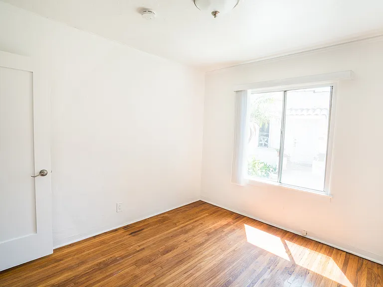 818 Grant St — Photo 12