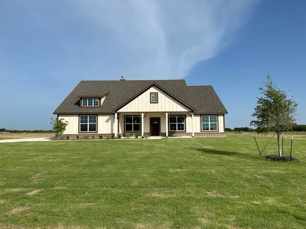 2723 Burr Oak Rd, Terrell, TX 75160