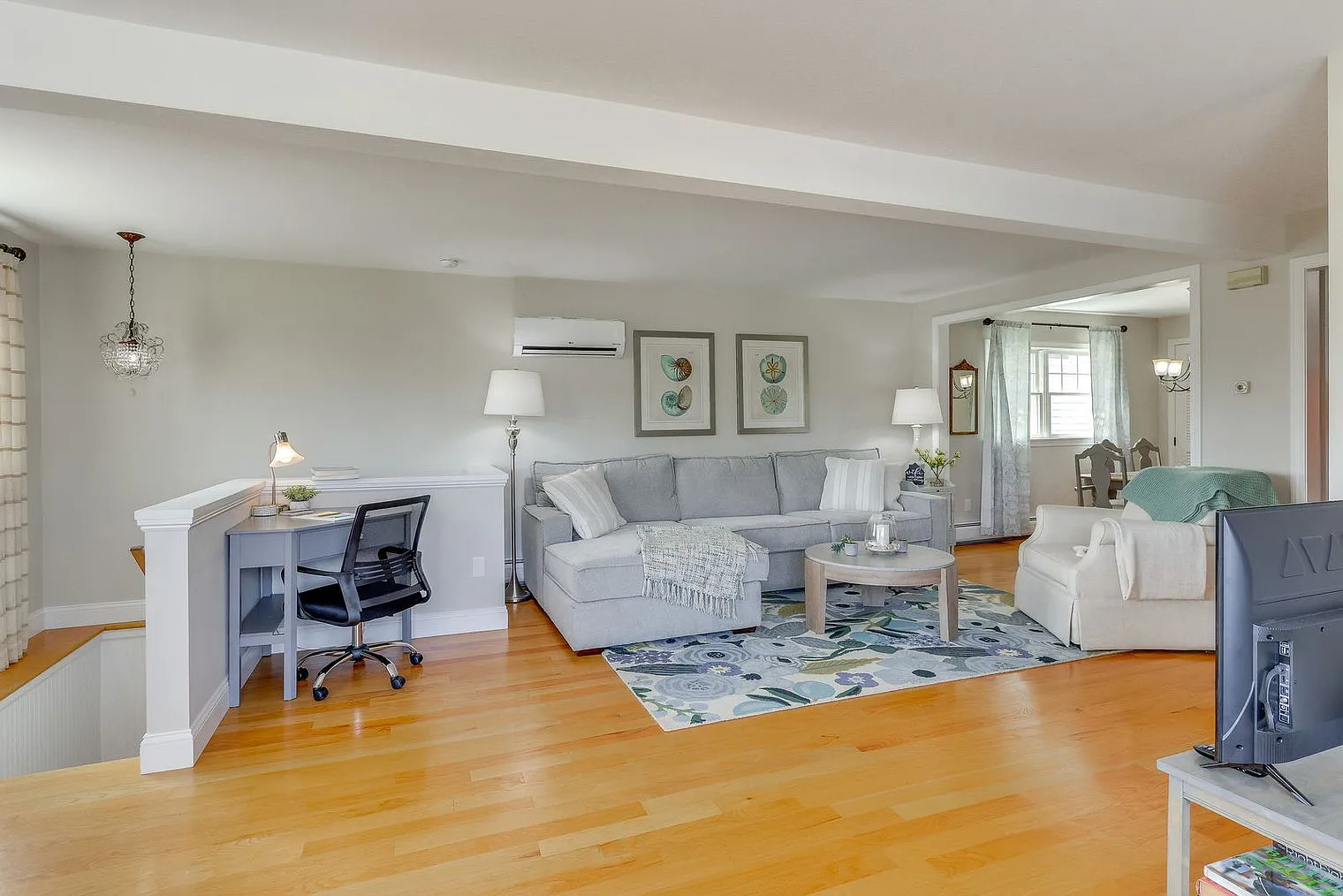 4 bed, 1.0 bath, 1517 sqft, $9,257 — Photo 2