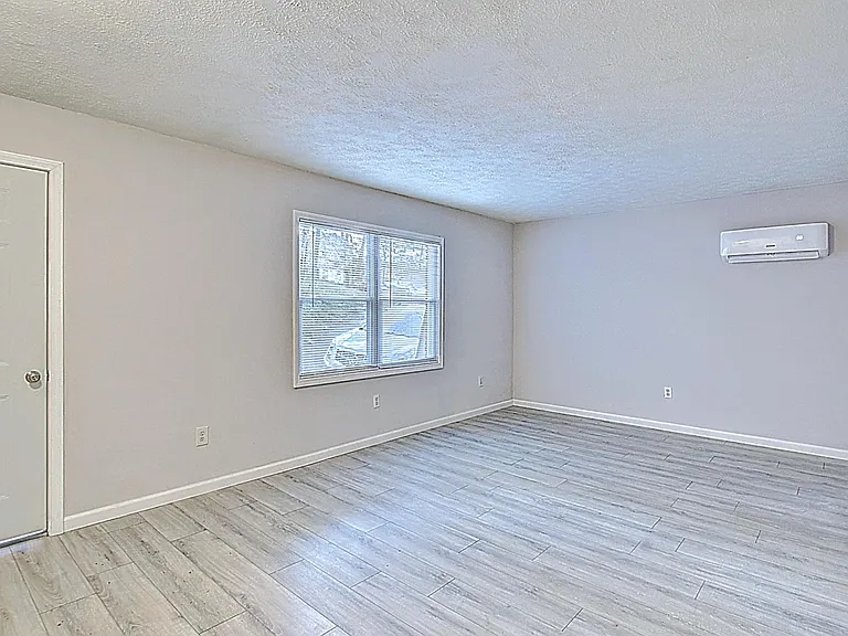 1004 Derwood Ct — Photo 16