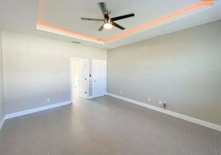 1st image of 209 Hibiscus Ln