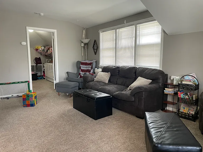 315 S Willow St — Photo 9