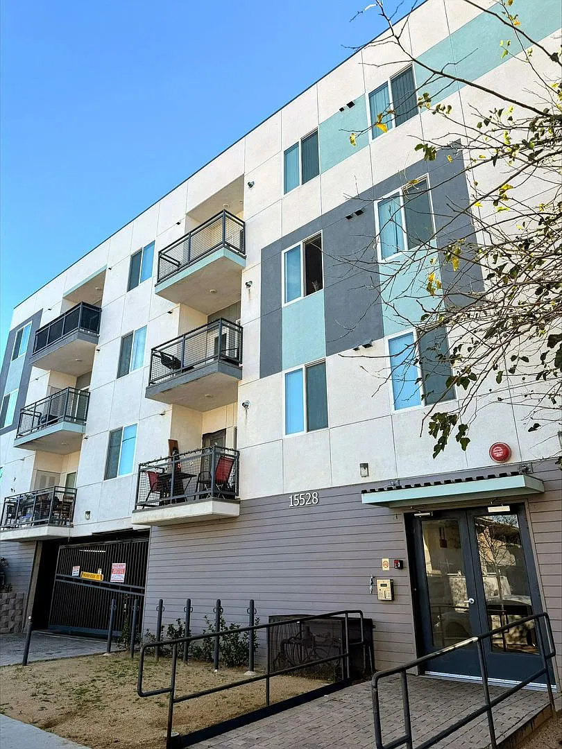 Bear Claw Apartments — Photo 4