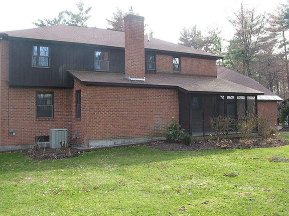 2nd image of 77 Bentwood Ct