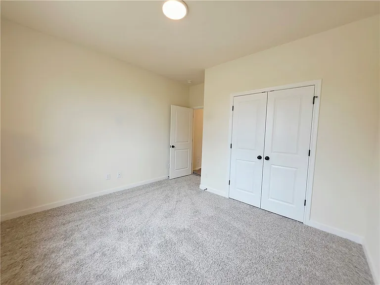 142 E Martin Luther King Dr — Photo 10