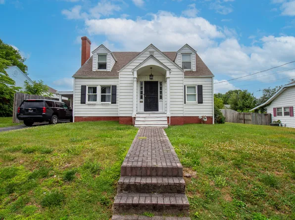 409 W D St, Elizabethton, TN 37643