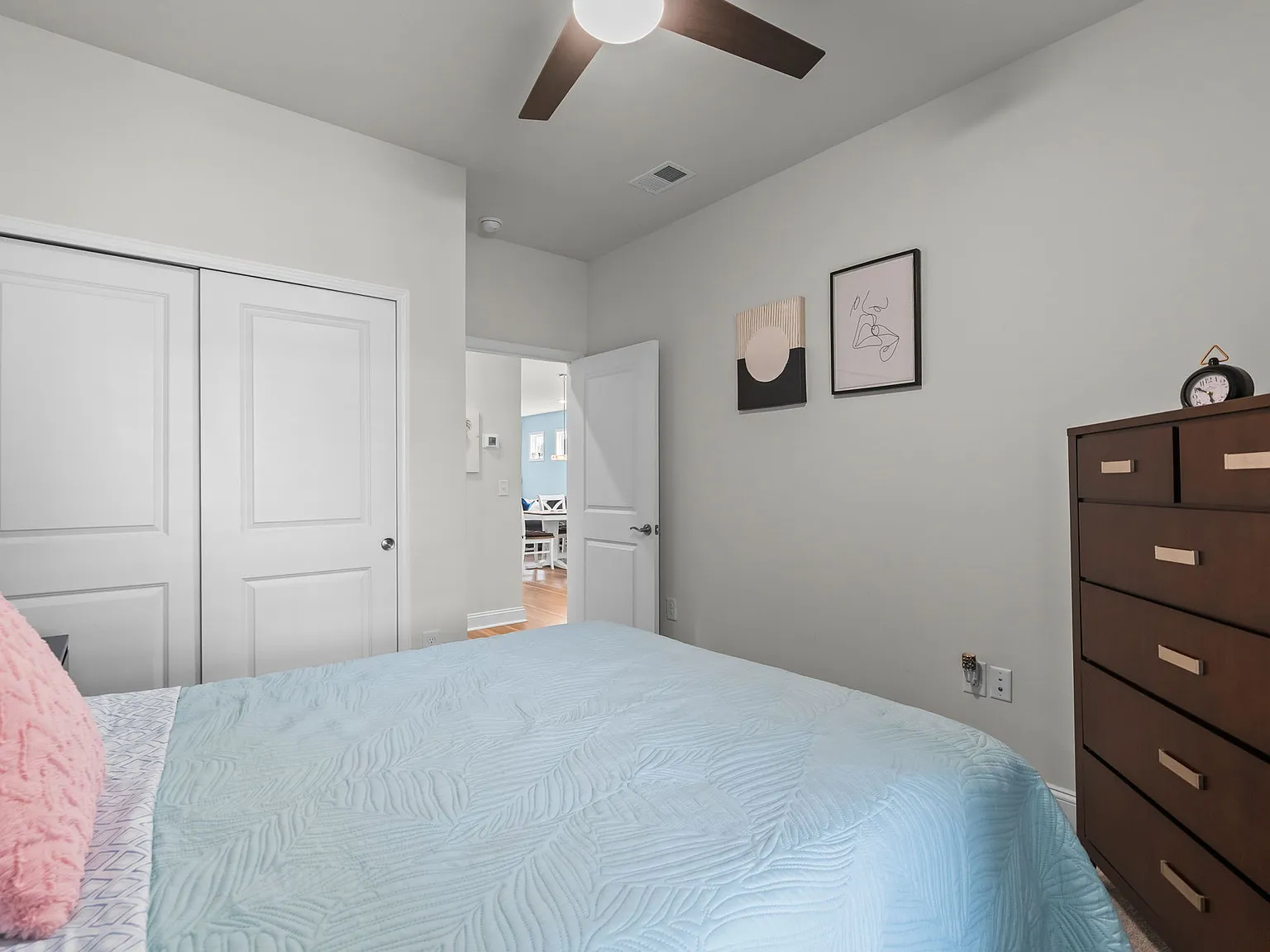 2 bed, 1988 sqft, $2,800 — Photo 1
