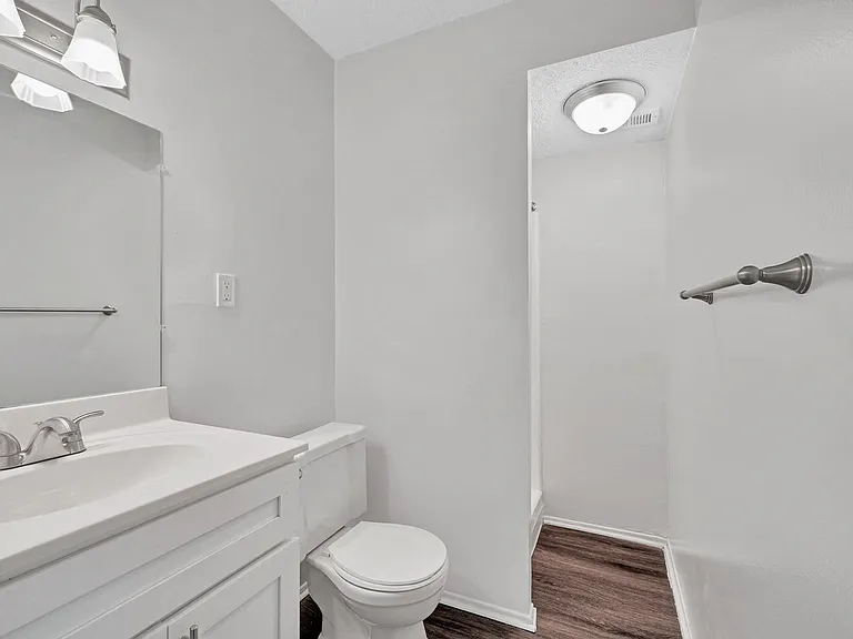 Aston Ridge Apartments — Photo 12