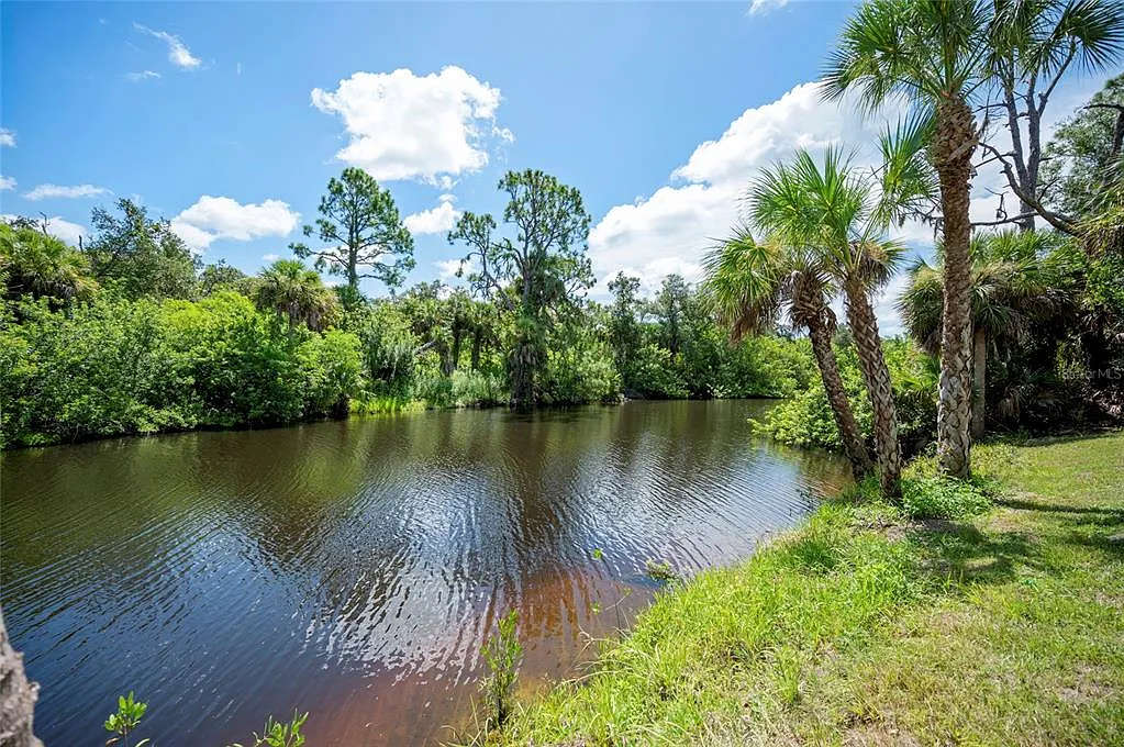 3 bed, 2.0 bath, 1247 sqft, $2,200 — Photo 4