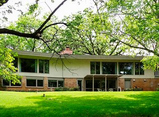 7070 Willow Creek Rd, Eden Prairie, MN 55344