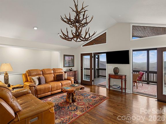 4th image of 220 Dulcimer Ln