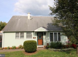 1040 Spruce St, Middletown, PA 17057
