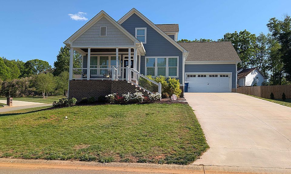 1st image of 135 Maplewood Ct