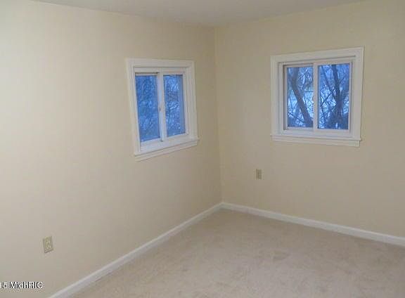 5th image of 211 Abbie St SE