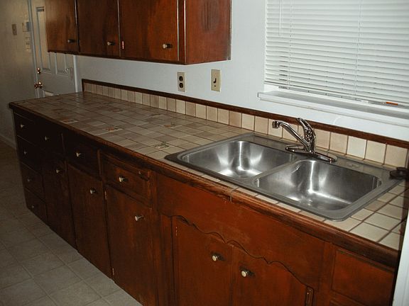 5th image of 8201 Holly Dr