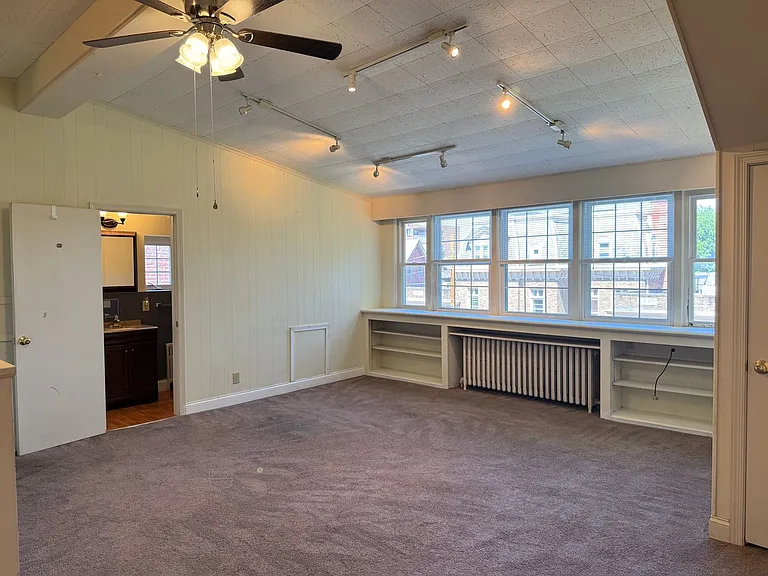 326 N Duke St — Photo 6