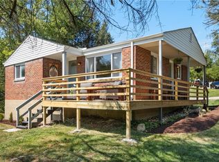 2979 Edgecliff Rd, South Park, PA 15129