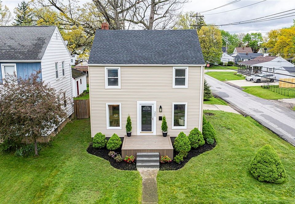1st image of 305 Hayes Ave