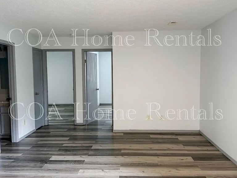 1249 N Minnesota Ave — Photo 2