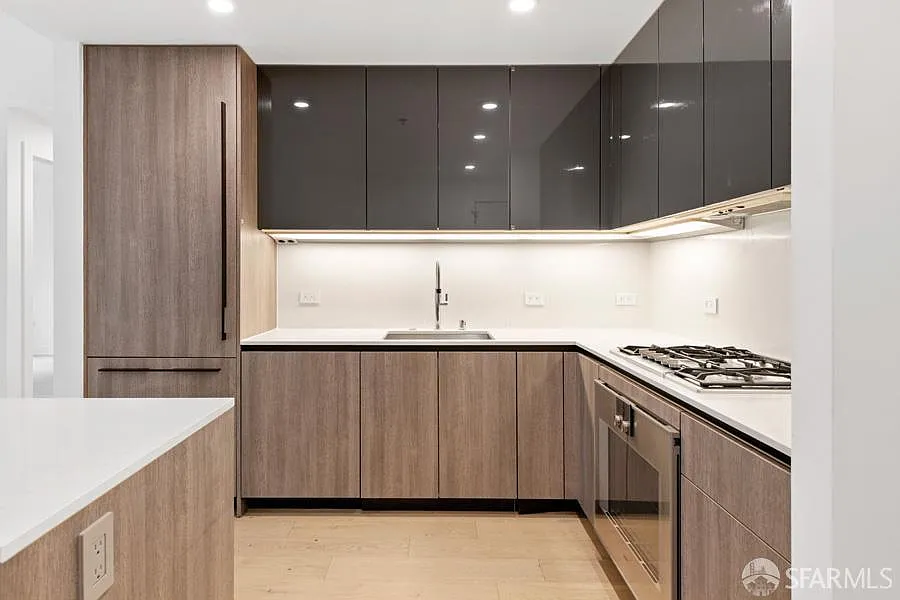338 Main St #5H
