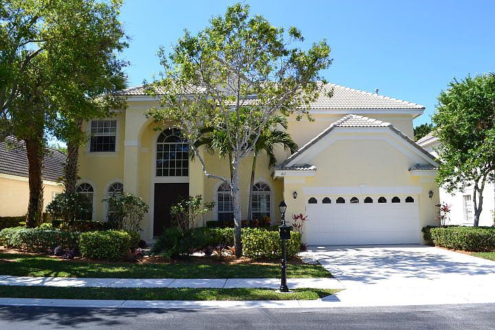 1st image of 162 Oakwood Ln